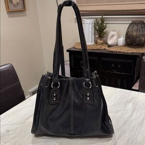 Nine & Co. Elegant Black Shoulder Bag